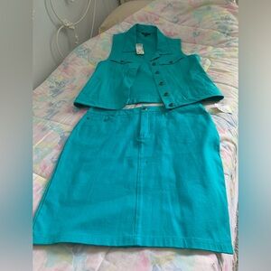 Turquoise vest and skirt combination outfit